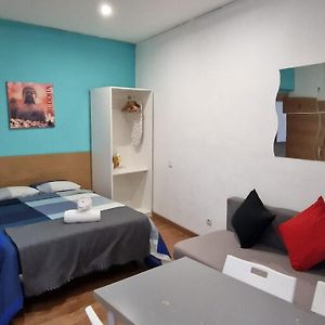 Studio met een King Size Bed